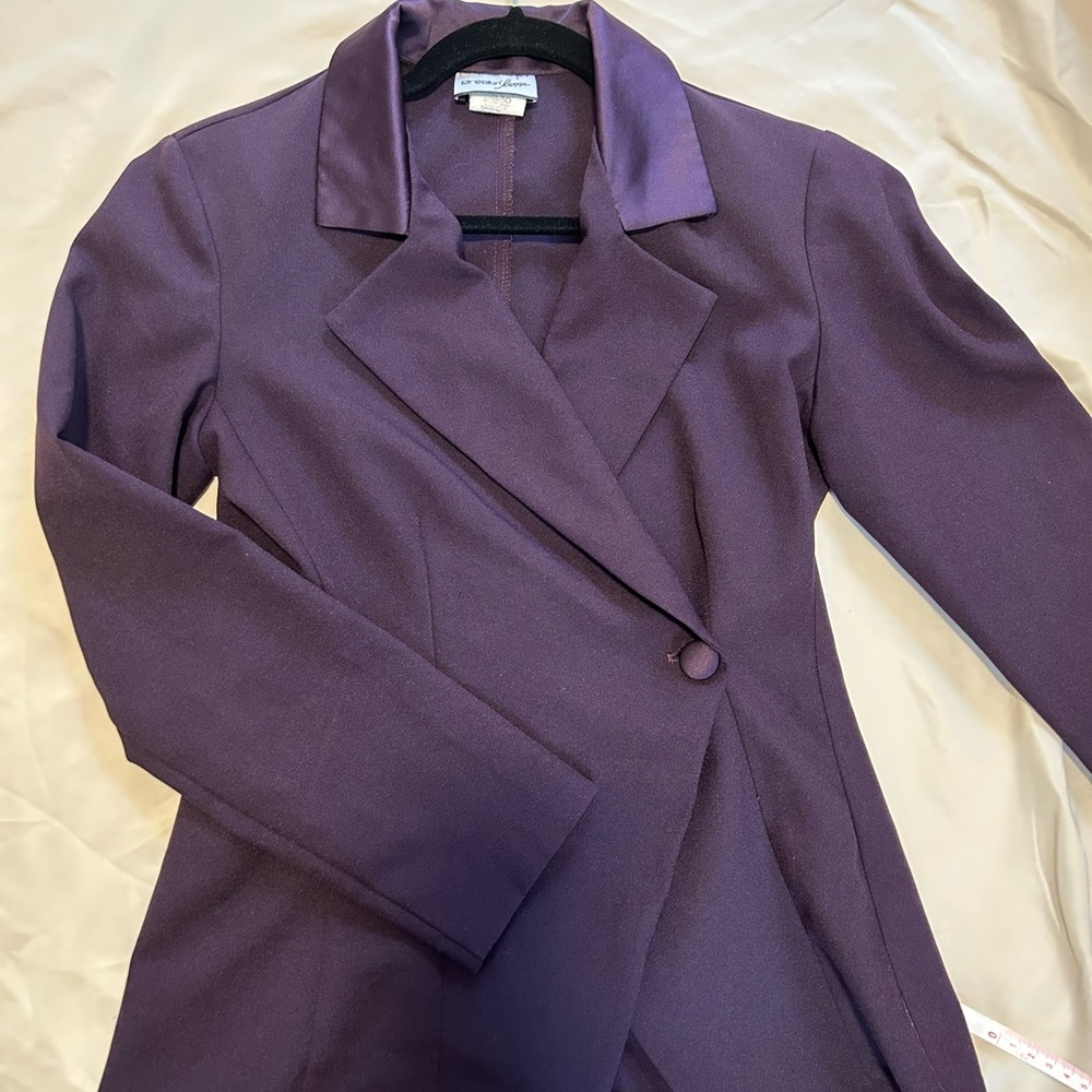 Plum tailored blazer. Beautiful!!
